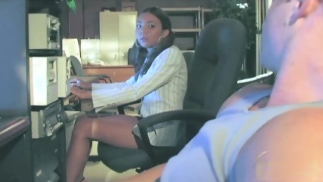 8teenhub - Keeani Lei Gets Laid at Work